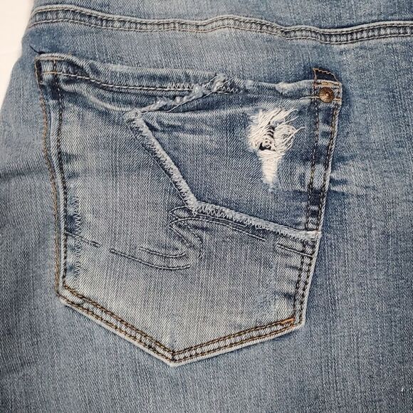 Silver Kenni Distressed Ankle/Cropped Jeans. Tapered. High-waisted. Size 18 - Picture 14 of 14